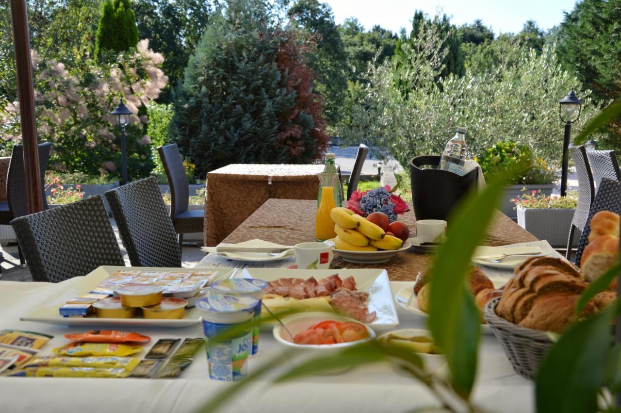Hotel Tomazici Santalezi Екстериор снимка