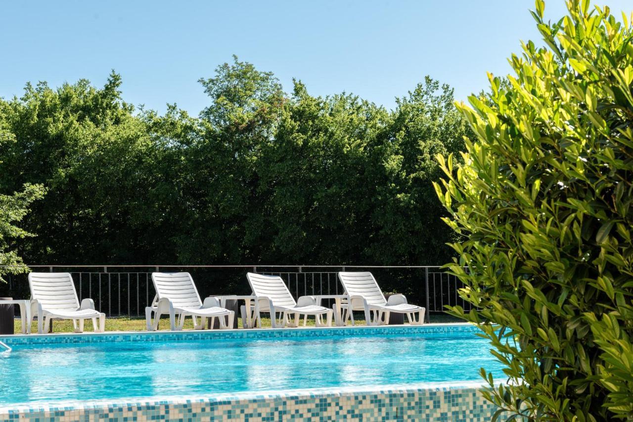 Hotel Tomazici Santalezi Екстериор снимка
